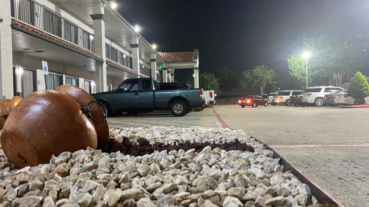 Island Suites Hobby Airport Houston Ngoại thất bức ảnh